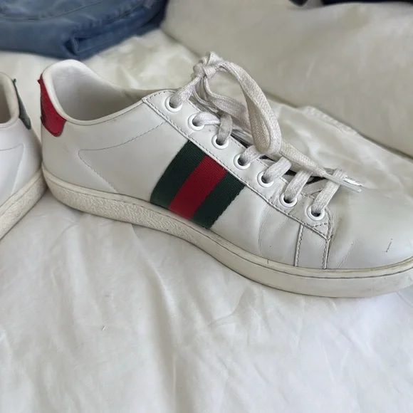 Gucci Women’s Detail Sneakers - Picture 11 of 11